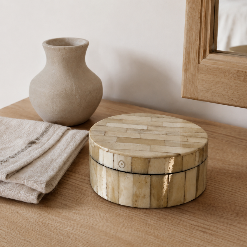 Stained Round Inlaid Bone Box